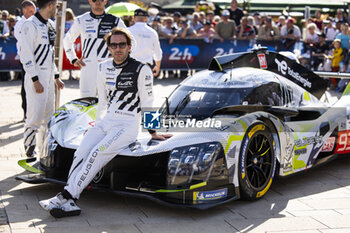 2024-06-07 - VERGNE Jean-Eric (fra), Peugeot TotalEnergies, Peugeot 9x8 #93, Hypercar, FIA WEC, portrait during the Scrutineering of the 2024 24 Hours of Le Mans, 4th round of the 2024 FIA World Endurance Championship, on the Place de la République, from June 7 to 8, 2024 in Le Mans, France - 24 HEURES DU MANS 2024 - SCRUTINEERING - ENDURANCE - MOTORS