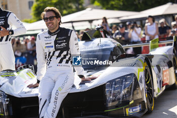 2024-06-07 - VERGNE Jean-Eric (fra), Peugeot TotalEnergies, Peugeot 9x8 #93, Hypercar, FIA WEC, portrait during the Scrutineering of the 2024 24 Hours of Le Mans, 4th round of the 2024 FIA World Endurance Championship, on the Place de la République, from June 7 to 8, 2024 in Le Mans, France - 24 HEURES DU MANS 2024 - SCRUTINEERING - ENDURANCE - MOTORS