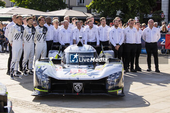 2024-06-07 - 93 VERGNE Jean-Eric (fra), JENSEN Mikkel (dnk), MULLER Nico (swi), Peugeot TotalEnergies, Peugeot 9x8 #93, Hypercar, FIA WEC, portrait during the Scrutineering of the 2024 24 Hours of Le Mans, 4th round of the 2024 FIA World Endurance Championship, on the Place de la République, from June 7 to 8, 2024 in Le Mans, France - 24 HEURES DU MANS 2024 - SCRUTINEERING - ENDURANCE - MOTORS