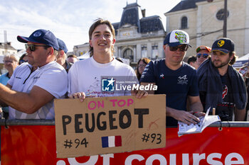 2024-06-07 - Ambiance, Peugeot during the Scrutineering of the 2024 24 Hours of Le Mans, 4th round of the 2024 FIA World Endurance Championship, on the Place de la République, from June 7 to 8, 2024 in Le Mans, France - 24 HEURES DU MANS 2024 - SCRUTINEERING - ENDURANCE - MOTORS