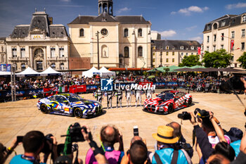 2024-06-07 - 46 MARTIN Maxime (bel), ROSSI Valentino (ita), AL HARTHY Ahmad (omn), Team WRT, BMW M4 GT3 #46, LM GT3 #44, FIA WEC, 31 FARFUS Augusto (bra), GELAEL Sean (ind), LEUNG Darren (gbr), Team WRT, BMW M4 GT3 #31, LM GT3, FIA WEC, ambiance during the Scrutineering of the 2024 24 Hours of Le Mans, 4th round of the 2024 FIA World Endurance Championship, on the Place de la République, from June 7 to 8, 2024 in Le Mans, France - 24 HEURES DU MANS 2024 - SCRUTINEERING - ENDURANCE - MOTORS