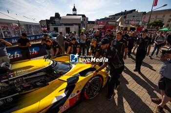 2024-06-07 - 03 BOURDAIS Sébastien (fra), VAN DER ZANDE Renger (ned), DIXON Scott (nzl), Cadillac Racing, Cadillac V-Series.R #03, Hypercar, during the Scrutineering of the 2024 24 Hours of Le Mans, 4th round of the 2024 FIA World Endurance Championship, on the Place de la République, from June 7 to 8, 2024 in Le Mans, France - 24 HEURES DU MANS 2024 - SCRUTINEERING - ENDURANCE - MOTORS