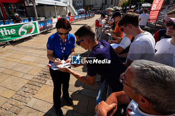 2024-06-07 - KLAUSER Laura, portrait during the Scrutineering of the 2024 24 Hours of Le Mans, 4th round of the 2024 FIA World Endurance Championship, on the Place de la République, from June 7 to 8, 2024 in Le Mans, France - 24 HEURES DU MANS 2024 - SCRUTINEERING - ENDURANCE - MOTORS