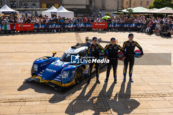 2024-06-07 - LAFARGUE Paul (fra), Idec Sport, Oreca 07 - Gibson #28, LMP2, portrait, DE GERUS Reshad (fra), Idec Sport, Oreca 07 - Gibson #28, LMP2, portrait, VAN UITERT Job (nld), Idec Sport, Oreca 07 - Gibson #28, LMP2, portrait during the Scrutineering of the 2024 24 Hours of Le Mans, 4th round of the 2024 FIA World Endurance Championship, on the Place de la République, from June 7 to 8, 2024 in Le Mans, France - 24 HEURES DU MANS 2024 - SCRUTINEERING - ENDURANCE - MOTORS