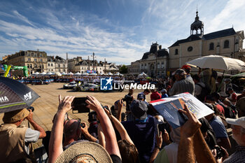 2024-06-07 - Peugeot TotalEnergies team picture during the Scrutineering of the 2024 24 Hours of Le Mans, 4th round of the 2024 FIA World Endurance Championship, on the Place de la République, from June 7 to 8, 2024 in Le Mans, France - 24 HEURES DU MANS 2024 - SCRUTINEERING - ENDURANCE - MOTORS