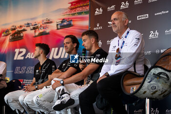 2024-06-07 - MULLER Nico (swi), Peugeot TotalEnergies, Peugeot 9x8 #93, Hypercar, FIA WEC, portrait during the Scrutineering of the 2024 24 Hours of Le Mans, 4th round of the 2024 FIA World Endurance Championship, on the Place de la République, from June 7 to 8, 2024 in Le Mans, France - 24 HEURES DU MANS 2024 - SCRUTINEERING - ENDURANCE - MOTORS