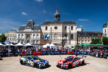 2024-06-07 - 46 MARTIN Maxime (bel), ROSSI Valentino (ita), AL HARTHY Ahmad (omn), Team WRT, BMW M4 GT3 #46, LM GT3 #44, FIA WEC, 31 FARFUS Augusto (bra), GELAEL Sean (ind), LEUNG Darren (gbr), Team WRT, BMW M4 GT3 #31, LM GT3, FIA WEC, ambiance during the Scrutineering of the 2024 24 Hours of Le Mans, 4th round of the 2024 FIA World Endurance Championship, on the Place de la République, from June 7 to 8, 2024 in Le Mans, France - 24 HEURES DU MANS 2024 - SCRUTINEERING - ENDURANCE - MOTORS