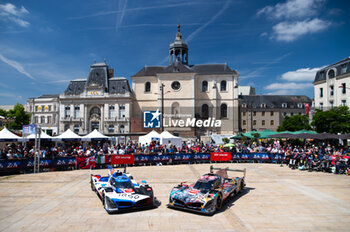 2024-06-07 - 15 VANTHOOR Dries (bel), MARCIELLO Raffaele (swi), WITTMANN Marco (ger), BMW M Team WRT, BMW Hybrid V8 #15, Hypercar, FIA WEC, 20 VAN DER LINDE Sheldon (zaf), FRIJNS Robin (nld), RAST René (ger), BMW M Team WRT, BMW Hybrid V8 #20, Hypercar, FIA WEC, ambiance during the Scrutineering of the 2024 24 Hours of Le Mans, 4th round of the 2024 FIA World Endurance Championship, on the Place de la République, from June 7 to 8, 2024 in Le Mans, France - 24 HEURES DU MANS 2024 - SCRUTINEERING - ENDURANCE - MOTORS