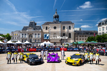 2024-06-07 - 82 JUNCADELLA Daniel (spa), BAUD Sébastien (fra), KOIZUMI Hiroshi (jpn), TF Sport, Corvette Z06 GT3.R #82, LM GT3, FIA WEC, 14 HYETT PJ (usa), DELETRAZ Louis (swi), QUINN Alex (gbr), AO by TF, Oreca 07 - Gibson #14, LMP2 PRO/AM, 81 EASTWOOD Charlie (irl), ANDRADE Rui (ang), VAN ROMPUY Tom (bel), TF Sport, Corvette Z06 GT3.R #81, LM GT3, FIA WEC, ambiance during the Scrutineering of the 2024 24 Hours of Le Mans, 4th round of the 2024 FIA World Endurance Championship, on the Place de la République, from June 7 to 8, 2024 in Le Mans, France - 24 HEURES DU MANS 2024 - SCRUTINEERING - ENDURANCE - MOTORS