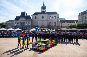 2024-06-07 - 65 SALES Rodrigo (usa), BECHE Mathias (swi), HUFFAKER Scott (usa), Panis Racing, Oreca 07 - Gibson #65, LMP2 PRO/AM, ambiance during the Scrutineering of the 2024 24 Hours of Le Mans, 4th round of the 2024 FIA World Endurance Championship, on the Place de la République, from June 7 to 8, 2024 in Le Mans, France - 24 HEURES DU MANS 2024 - SCRUTINEERING - ENDURANCE - MOTORS