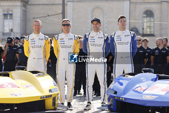 2024-06-07 - 02 BAMBER Earl (nzl), LYNN Alex (gbr), PALOU Alex (spa), Cadillac Racing, Cadillac V-Series.R #02, Hypercar, FIA WEC, 03 BOURDAIS Sébastien (fra), VAN DER ZANDE Renger (ned), DIXON Scott (nzl), Cadillac Racing, Cadillac V-Series.R #03, Hypercar, ambiance during the Scrutineering of the 2024 24 Hours of Le Mans, 4th round of the 2024 FIA World Endurance Championship, on the Place de la République, from June 7 to 8, 2024 in Le Mans, France - 24 HEURES DU MANS 2024 - SCRUTINEERING - ENDURANCE - MOTORS