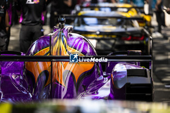 2024-06-06 - 14 HYETT PJ (usa), DELETRAZ Louis (swi), QUINN Alex (gbr), AO by TF, Oreca 07 - Gibson #14, LMP2 PRO/AM, ambiance during the Scrutineering of the 2024 24 Hours of Le Mans, 4th round of the 2024 FIA World Endurance Championship, on the Place de la République, from June 7 to 8, 2024 in Le Mans, France - 24 HEURES DU MANS 2024 - SCRUTINEERING - ENDURANCE - MOTORS