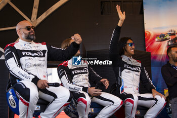 2024-06-06 - GELAEL Sean (ind), Team WRT, BMW M4 GT3 #31, LM GT3, FIA WEC, portrait during the Scrutineering of the 2024 24 Hours of Le Mans, 4th round of the 2024 FIA World Endurance Championship, on the Place de la République, from June 7 to 8, 2024 in Le Mans, France - 24 HEURES DU MANS 2024 - SCRUTINEERING - ENDURANCE - MOTORS