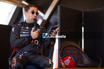 2024-06-06 - FRIJNS Robin (nld), BMW M Team WRT, BMW Hybrid V8 #20, Hypercar, FIA WEC, portrait during the Scrutineering of the 2024 24 Hours of Le Mans, 4th round of the 2024 FIA World Endurance Championship, on the Place de la République, from June 7 to 8, 2024 in Le Mans, France - 24 HEURES DU MANS 2024 - SCRUTINEERING - ENDURANCE - MOTORS