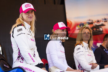 2024-06-06 - GATTING Michelle (dnk), Iron Dames, Lamborghini Huracan GT3 Evo2 #85, LM GT3, FIA WEC, portrait during the Scrutineering of the 2024 24 Hours of Le Mans, 4th round of the 2024 FIA World Endurance Championship, on the Place de la République, from June 7 to 8, 2024 in Le Mans, France - 24 HEURES DU MANS 2024 - SCRUTINEERING - ENDURANCE - MOTORS