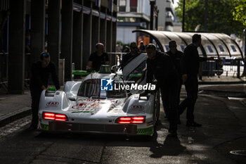 2024-06-08 - 99 TINCKNELL Harry (gbr), JANI Neel (swi), ANDLAUER Julien (fra), Proton Competition, Porsche 963 #99, Hypercar, FIA WEC, ambiance during the Scrutineering of the 2024 24 Hours of Le Mans, 4th round of the 2024 FIA World Endurance Championship, on the Place de la République, from June 7 to 8, 2024 in Le Mans, France - 24 HEURES DU MANS 2024 - SCRUTINEERING - ENDURANCE - MOTORS