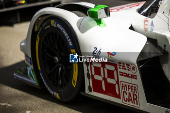 2024-06-08 - 99 TINCKNELL Harry (gbr), JANI Neel (swi), ANDLAUER Julien (fra), Proton Competition, Porsche 963 #99, Hypercar, FIA WEC, ambiance during the Scrutineering of the 2024 24 Hours of Le Mans, 4th round of the 2024 FIA World Endurance Championship, on the Place de la République, from June 7 to 8, 2024 in Le Mans, France - 24 HEURES DU MANS 2024 - SCRUTINEERING - ENDURANCE - MOTORS