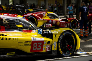 2024-06-08 - 83 KUBICA Robert (pol), SHWARTZMAN Robert (isr), YE Yifei (chn), AF Corse, Ferrari 499P #83, Hypercar, FIA WEC, ambiance during the Scrutineering of the 2024 24 Hours of Le Mans, 4th round of the 2024 FIA World Endurance Championship, on the Place de la République, from June 7 to 8, 2024 in Le Mans, France - 24 HEURES DU MANS 2024 - SCRUTINEERING - ENDURANCE - MOTORS