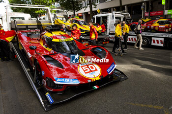 2024-06-08 - 50 FUOCO Antonio (ita), MOLINA Miguel (spa), NIELSEN Nicklas (dnk), Ferrari AF Corse, Ferrari 499P #50, Hypercar, FIA WEC, 83 KUBICA Robert (pol), SHWARTZMAN Robert (isr), YE Yifei (chn), AF Corse, Ferrari 499P #83, Hypercar, FIA WEC, ambiance during the Scrutineering of the 2024 24 Hours of Le Mans, 4th round of the 2024 FIA World Endurance Championship, on the Place de la République, from June 7 to 8, 2024 in Le Mans, France - 24 HEURES DU MANS 2024 - SCRUTINEERING - ENDURANCE - MOTORS