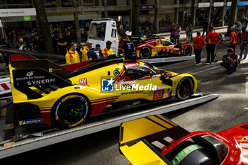 2024-06-08 - 83 KUBICA Robert (pol), SHWARTZMAN Robert (isr), YE Yifei (chn), AF Corse, Ferrari 499P #83, Hypercar, FIA WEC, ambiance during the Scrutineering of the 2024 24 Hours of Le Mans, 4th round of the 2024 FIA World Endurance Championship, on the Place de la République, from June 7 to 8, 2024 in Le Mans, France - 24 HEURES DU MANS 2024 - SCRUTINEERING - ENDURANCE - MOTORS