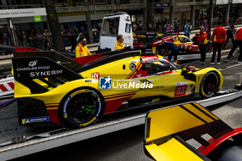 2024-06-08 - 83 KUBICA Robert (pol), SHWARTZMAN Robert (isr), YE Yifei (chn), AF Corse, Ferrari 499P #83, Hypercar, FIA WEC, ambiance during the Scrutineering of the 2024 24 Hours of Le Mans, 4th round of the 2024 FIA World Endurance Championship, on the Place de la République, from June 7 to 8, 2024 in Le Mans, France - 24 HEURES DU MANS 2024 - SCRUTINEERING - ENDURANCE - MOTORS