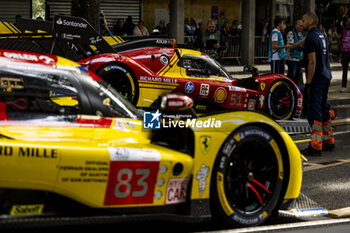 2024-06-08 - 51 PIER GUIDI Alessandro (ita), CALADO James (gbr), GIOVINAZZI Antonio (ita), Ferrari AF Corse, Ferrari 499P #51, Hypercar, FIA WEC, ambiance during the Scrutineering of the 2024 24 Hours of Le Mans, 4th round of the 2024 FIA World Endurance Championship, on the Place de la République, from June 7 to 8, 2024 in Le Mans, France - 24 HEURES DU MANS 2024 - SCRUTINEERING - ENDURANCE - MOTORS