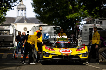 2024-06-08 - 83 KUBICA Robert (pol), SHWARTZMAN Robert (isr), YE Yifei (chn), AF Corse, Ferrari 499P #83, Hypercar, FIA WEC, ambiance during the Scrutineering of the 2024 24 Hours of Le Mans, 4th round of the 2024 FIA World Endurance Championship, on the Place de la République, from June 7 to 8, 2024 in Le Mans, France - 24 HEURES DU MANS 2024 - SCRUTINEERING - ENDURANCE - MOTORS