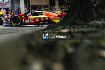 2024-06-08 - 51 PIER GUIDI Alessandro (ita), CALADO James (gbr), GIOVINAZZI Antonio (ita), Ferrari AF Corse, Ferrari 499P #51, Hypercar, FIA WEC, ambiance during the Scrutineering of the 2024 24 Hours of Le Mans, 4th round of the 2024 FIA World Endurance Championship, on the Place de la République, from June 7 to 8, 2024 in Le Mans, France - 24 HEURES DU MANS 2024 - SCRUTINEERING - ENDURANCE - MOTORS