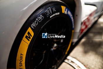 2024-06-08 - 99 TINCKNELL Harry (gbr), JANI Neel (swi), ANDLAUER Julien (fra), Proton Competition, Porsche 963 #99, Hypercar, FIA WEC, tyre, pneu, detail during the Scrutineering of the 2024 24 Hours of Le Mans, 4th round of the 2024 FIA World Endurance Championship, on the Place de la République, from June 7 to 8, 2024 in Le Mans, France - 24 HEURES DU MANS 2024 - SCRUTINEERING - ENDURANCE - MOTORS