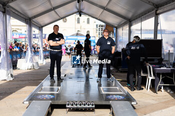 2024-06-08 - Scrutineers during the Scrutineering of the 2024 24 Hours of Le Mans, 4th round of the 2024 FIA World Endurance Championship, on the Place de la République, from June 7 to 8, 2024 in Le Mans, France - 24 HEURES DU MANS 2024 - SCRUTINEERING - ENDURANCE - MOTORS