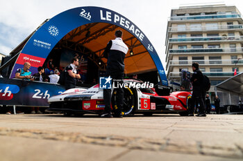 2024-06-08 - 05 CAMPBELL Matt (aus), CHRISTENSEN Michael (dnk), MAKOWIECKI Frédéric (fra), Porsche Penske Motorsport, Porsche 963 #05, Hypercar, FIA WEC, during the Scrutineering of the 2024 24 Hours of Le Mans, 4th round of the 2024 FIA World Endurance Championship, on the Place de la République, from June 7 to 8, 2024 in Le Mans, France - 24 HEURES DU MANS 2024 - SCRUTINEERING - ENDURANCE - MOTORS