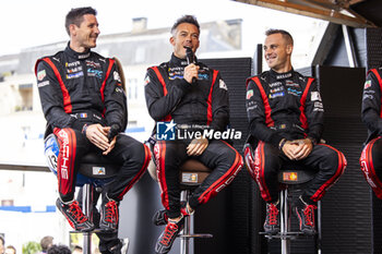 2024-06-08 - 06 ESTRE Kevin (fra), LOTTERER André (ger), VANTHOOR Laurens (bel), Porsche Penske Motorsport, Porsche 963 #06, Hypercar, FIA WEC, portrait during the Scrutineering of the 2024 24 Hours of Le Mans, 4th round of the 2024 FIA World Endurance Championship, on the Place de la République, from June 7 to 8, 2024 in Le Mans, France - 24 HEURES DU MANS 2024 - SCRUTINEERING - ENDURANCE - MOTORS