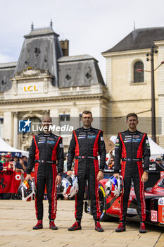 2024-06-08 - 05 CAMPBELL Matt (aus), CHRISTENSEN Michael (dnk), MAKOWIECKI Frédéric (fra), Porsche Penske Motorsport, Porsche 963 #05, Hypercar, FIA WEC, portrait during the Scrutineering of the 2024 24 Hours of Le Mans, 4th round of the 2024 FIA World Endurance Championship, on the Place de la République, from June 7 to 8, 2024 in Le Mans, France - 24 HEURES DU MANS 2024 - SCRUTINEERING - ENDURANCE - MOTORS