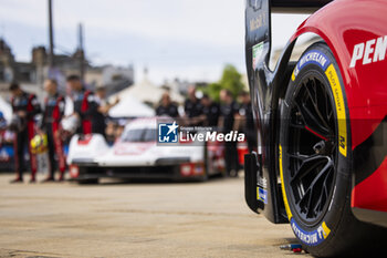 2024-06-08 - Illustration, Michelin during the Scrutineering of the 2024 24 Hours of Le Mans, 4th round of the 2024 FIA World Endurance Championship, on the Place de la République, from June 7 to 8, 2024 in Le Mans, France - 24 HEURES DU MANS 2024 - SCRUTINEERING - ENDURANCE - MOTORS