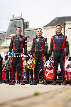 2024-06-08 - 06 ESTRE Kevin (fra), LOTTERER André (ger), VANTHOOR Laurens (bel), Porsche Penske Motorsport, Porsche 963 #06, Hypercar, FIA WEC, portrait during the Scrutineering of the 2024 24 Hours of Le Mans, 4th round of the 2024 FIA World Endurance Championship, on the Place de la République, from June 7 to 8, 2024 in Le Mans, France - 24 HEURES DU MANS 2024 - SCRUTINEERING - ENDURANCE - MOTORS