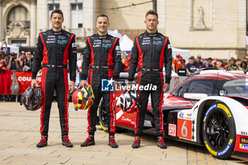 2024-06-08 - 06 ESTRE Kevin (fra), LOTTERER André (ger), VANTHOOR Laurens (bel), Porsche Penske Motorsport, Porsche 963 #06, Hypercar, FIA WEC, portrait during the Scrutineering of the 2024 24 Hours of Le Mans, 4th round of the 2024 FIA World Endurance Championship, on the Place de la République, from June 7 to 8, 2024 in Le Mans, France - 24 HEURES DU MANS 2024 - SCRUTINEERING - ENDURANCE - MOTORS