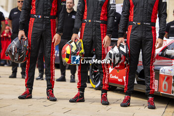 2024-06-08 - 06 ESTRE Kevin (fra), LOTTERER André (ger), VANTHOOR Laurens (bel), Porsche Penske Motorsport, Porsche 963 #06, Hypercar, FIA WEC, portrait during the Scrutineering of the 2024 24 Hours of Le Mans, 4th round of the 2024 FIA World Endurance Championship, on the Place de la République, from June 7 to 8, 2024 in Le Mans, France - 24 HEURES DU MANS 2024 - SCRUTINEERING - ENDURANCE - MOTORS