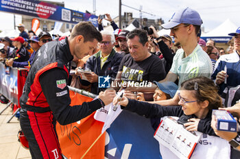 2024-06-08 - ESTRE Kevin (fra), Porsche Penske Motorsport, Porsche 963 #06, Hypercar, FIA WEC, portrait during the Scrutineering of the 2024 24 Hours of Le Mans, 4th round of the 2024 FIA World Endurance Championship, on the Place de la République, from June 7 to 8, 2024 in Le Mans, France - 24 HEURES DU MANS 2024 - SCRUTINEERING - ENDURANCE - MOTORS