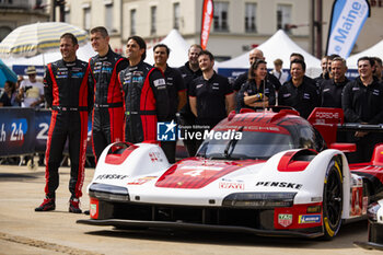 2024-06-08 - 04 JAMINET Mathieu (fra), NASR Felipe (bra), TANDY Nick (gbr), Porsche Penske Motorsport, Porsche 963 #04, Hypercar, portrait during the Scrutineering of the 2024 24 Hours of Le Mans, 4th round of the 2024 FIA World Endurance Championship, on the Place de la République, from June 7 to 8, 2024 in Le Mans, France - 24 HEURES DU MANS 2024 - SCRUTINEERING - ENDURANCE - MOTORS