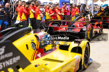 2024-06-08 - 51 PIER GUIDI Alessandro (ita), CALADO James (gbr), GIOVINAZZI Antonio (ita), Ferrari AF Corse, Ferrari 499P #51, Hypercar, FIA WEC, ambiance during the Scrutineering of the 2024 24 Hours of Le Mans, 4th round of the 2024 FIA World Endurance Championship, on the Place de la République, from June 7 to 8, 2024 in Le Mans, France - 24 HEURES DU MANS 2024 - SCRUTINEERING - ENDURANCE - MOTORS