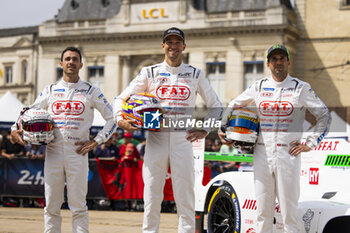 2024-06-08 - 99 TINCKNELL Harry (gbr), JANI Neel (swi), ANDLAUER Julien (fra), Proton Competition, Porsche 963 #99, Hypercar, FIA WEC, ambiance during the Scrutineering of the 2024 24 Hours of Le Mans, 4th round of the 2024 FIA World Endurance Championship, on the Place de la République, from June 7 to 8, 2024 in Le Mans, France - 24 HEURES DU MANS 2024 - SCRUTINEERING - ENDURANCE - MOTORS