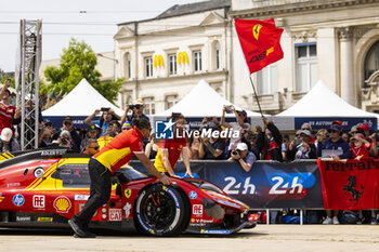 2024-06-08 - 50 FUOCO Antonio (ita), MOLINA Miguel (spa), NIELSEN Nicklas (dnk), Ferrari AF Corse, Ferrari 499P #50, Hypercar, FIA WEC, ambiance during the Scrutineering of the 2024 24 Hours of Le Mans, 4th round of the 2024 FIA World Endurance Championship, on the Place de la République, from June 7 to 8, 2024 in Le Mans, France - 24 HEURES DU MANS 2024 - SCRUTINEERING - ENDURANCE - MOTORS