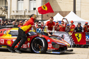 2024-06-08 - 50 FUOCO Antonio (ita), MOLINA Miguel (spa), NIELSEN Nicklas (dnk), Ferrari AF Corse, Ferrari 499P #50, Hypercar, FIA WEC, ambiance during the Scrutineering of the 2024 24 Hours of Le Mans, 4th round of the 2024 FIA World Endurance Championship, on the Place de la République, from June 7 to 8, 2024 in Le Mans, France - 24 HEURES DU MANS 2024 - SCRUTINEERING - ENDURANCE - MOTORS