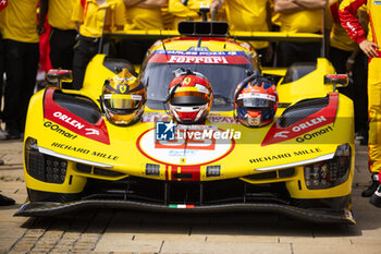 2024-06-08 - 83 KUBICA Robert (pol), SHWARTZMAN Robert (isr), YE Yifei (chn), AF Corse, Ferrari 499P #83, Hypercar, FIA WEC, ambiance during the Scrutineering of the 2024 24 Hours of Le Mans, 4th round of the 2024 FIA World Endurance Championship, on the Place de la République, from June 7 to 8, 2024 in Le Mans, France - 24 HEURES DU MANS 2024 - SCRUTINEERING - ENDURANCE - MOTORS