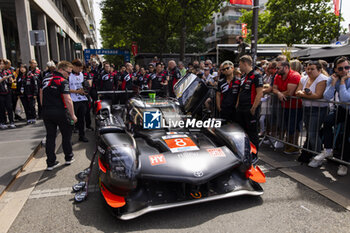 2024-06-08 - 08 BUEMI Sébastien (swi), HARTLEY Brendon (nzl), HIRAKAWA Ryo (jpn), Toyota Gazoo Racing, Toyota GR010 - Hybrid #08, Hypercar, FIA WEC, during the Scrutineering of the 2024 24 Hours of Le Mans, 4th round of the 2024 FIA World Endurance Championship, on the Place de la République, from June 7 to 8, 2024 in Le Mans, France - 24 HEURES DU MANS 2024 - SCRUTINEERING - ENDURANCE - MOTORS