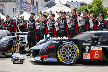 2024-06-08 - 08 BUEMI Sébastien (swi), HARTLEY Brendon (nzl), HIRAKAWA Ryo (jpn), Toyota Gazoo Racing, Toyota GR010 - Hybrid #08, Hypercar, FIA WEC, action during the Scrutineering of the 2024 24 Hours of Le Mans, 4th round of the 2024 FIA World Endurance Championship, on the Place de la République, from June 7 to 8, 2024 in Le Mans, France - 24 HEURES DU MANS 2024 - SCRUTINEERING - ENDURANCE - MOTORS