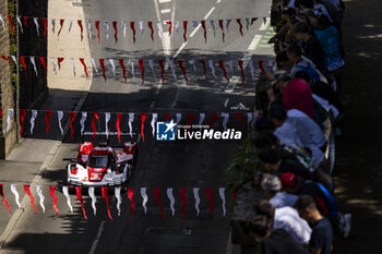 2024-06-08 - 05 CAMPBELL Matt (aus), CHRISTENSEN Michael (dnk), MAKOWIECKI Frédéric (fra), Porsche Penske Motorsport, Porsche 963 #05, Hypercar, FIA WEC, action during the City Centre Procession of the 2024 24 Hours of Le Mans, 4th round of the 2024 FIA World Endurance Championship, on June 8, 2024 in Le Mans, France - 24 HEURES DU MANS 2024 - CITY CENTRE PROCESSION - ENDURANCE - MOTORS