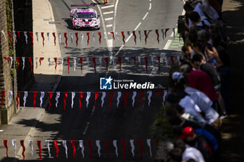 2024-06-08 - 85 BOVY Sarah (bel), FREY Rahel (swi), GATTING Michelle (dnk), Iron Dames, Lamborghini Huracan GT3 Evo2 #85, LM GT3, FIA WEC, action during the City Centre Procession of the 2024 24 Hours of Le Mans, 4th round of the 2024 FIA World Endurance Championship, on June 8, 2024 in Le Mans, France - 24 HEURES DU MANS 2024 - CITY CENTRE PROCESSION - ENDURANCE - MOTORS