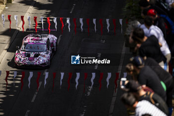 2024-06-08 - 85 BOVY Sarah (bel), FREY Rahel (swi), GATTING Michelle (dnk), Iron Dames, Lamborghini Huracan GT3 Evo2 #85, LM GT3, FIA WEC, action during the City Centre Procession of the 2024 24 Hours of Le Mans, 4th round of the 2024 FIA World Endurance Championship, on June 8, 2024 in Le Mans, France - 24 HEURES DU MANS 2024 - CITY CENTRE PROCESSION - ENDURANCE - MOTORS