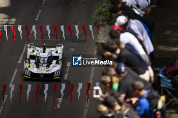 2024-06-08 - 94 VANDOORNE Stoffel (bel), DUVAL Loïc (fra), DI RESTA Paul (gbr), Peugeot TotalEnergies, Peugeot 9x8 #94, Hypercar, FIA WEC, action during the City Centre Procession of the 2024 24 Hours of Le Mans, 4th round of the 2024 FIA World Endurance Championship, on June 8, 2024 in Le Mans, France - 24 HEURES DU MANS 2024 - CITY CENTRE PROCESSION - ENDURANCE - MOTORS